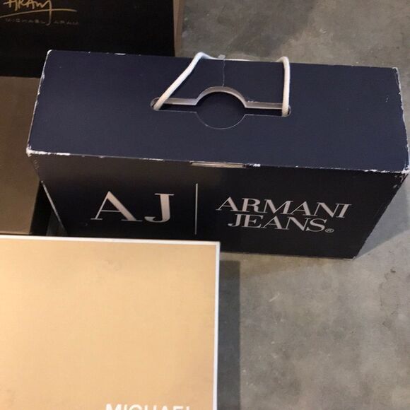 Shoe Box - Picture 5 of 9